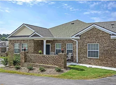 321 Villa Park Cir, Stone Mountain, GA 30087
