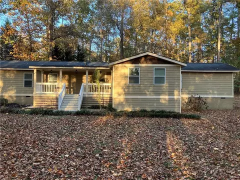 295 Union Grove Cir, Auburn, GA 30011