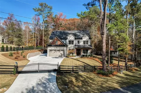 1735 Thomas Dr, Hoschton, GA 30548