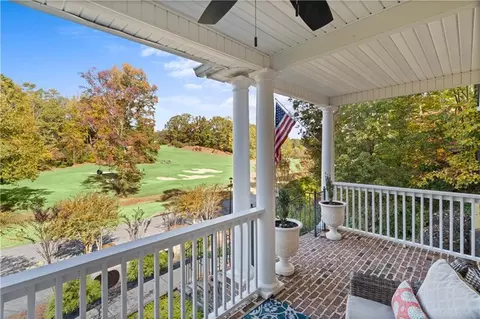 1150 Oakhaven Dr, Roswell, GA 30075