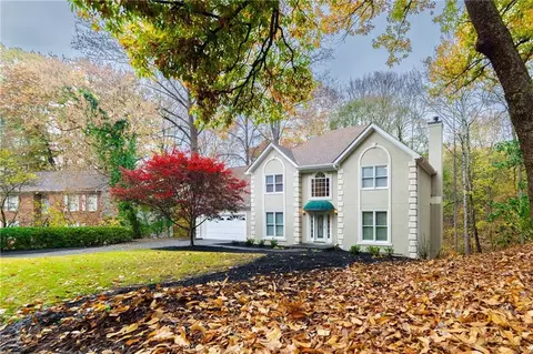 9330 N Lake Dr, Roswell, GA 30076