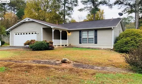 9302 Forest Knoll Dr, Jonesboro, GA 30238