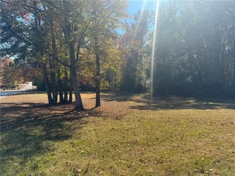 2930 Hollow Mill Ct, Buford, GA 30519