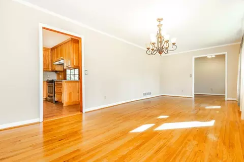 311 E Valley Dr, Marietta, GA 30068 photo 9