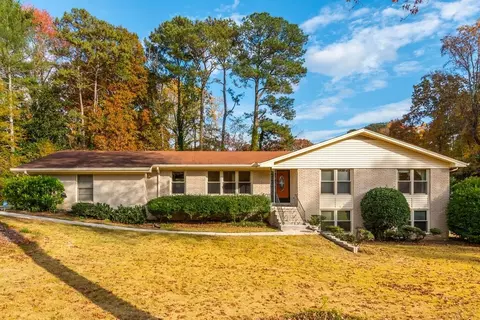 311 E Valley Dr, Marietta, GA 30068