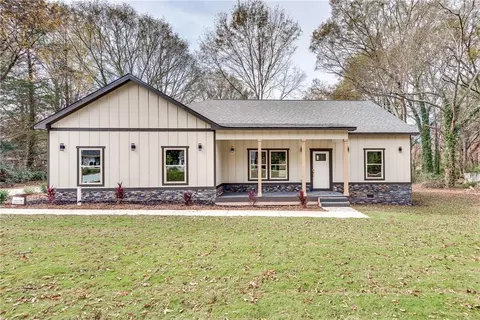 209 Carwood Dr, Monroe, GA 30655