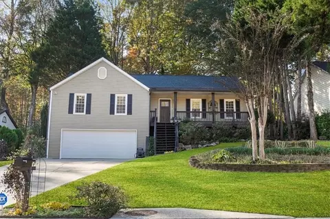 4218 Harris Ridge Ct, Roswell, GA 30076