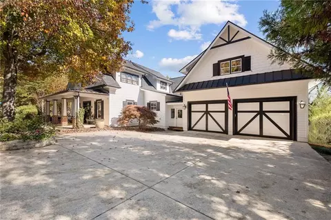 5627 Church St, Flowery Branch, GA 30542