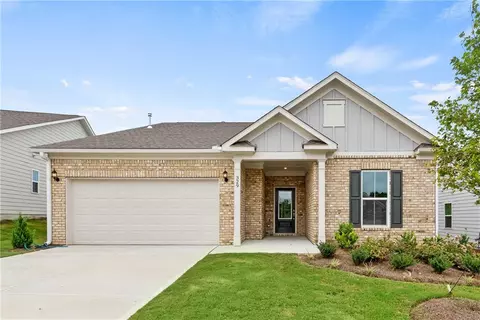 329 Village Ln, Union City, GA 30213