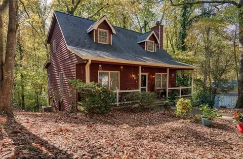 761 Summer Dr, Acworth, GA 30102