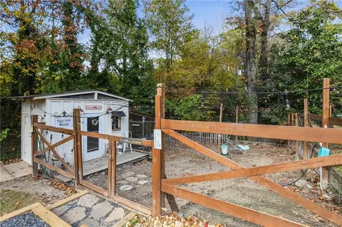 1871 Dyer Cir, Chamblee, GA 30341 photo 100