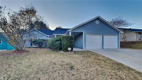 5757 Mistyview Dr, Rex, GA 30273