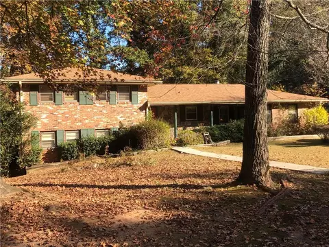 432 Navarre Dr, Stone Mountain, GA 30087