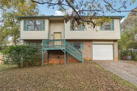 2748 Oxford Dr, Decatur, GA 30034