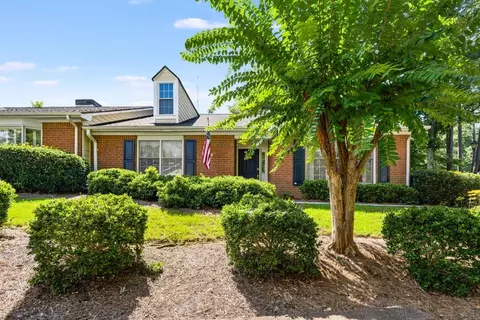 6519 Deerings Ln, Peachtree Corners, GA 30092