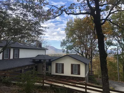 570 Ostrich Dr, Cleveland, GA 30528