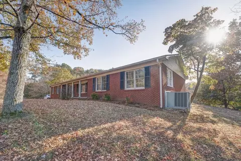 2106 Takela Frst, Fairmount, GA 30139