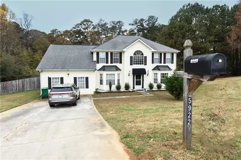 5922 Duren Meadows Dr, Lithonia, GA 30058