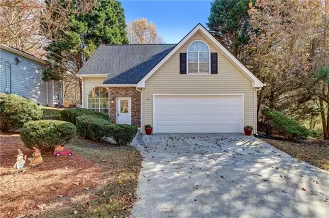 5567 Riverside Dr, Sugar Hill, GA 30518