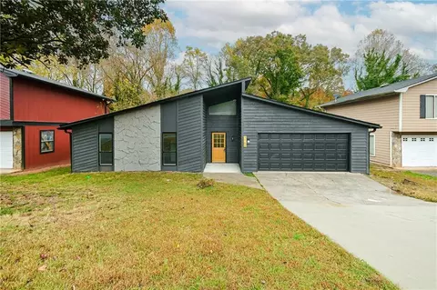 1166 Mannbrook Dr, Stone Mountain, GA 30083