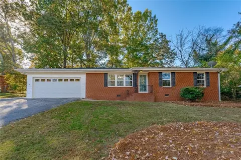 67 Charlotte Dr SW, Mableton, GA 30126