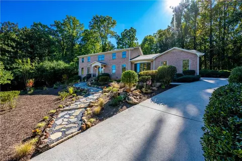 2237 Gunstock Dr, Stone Mountain, GA 30087