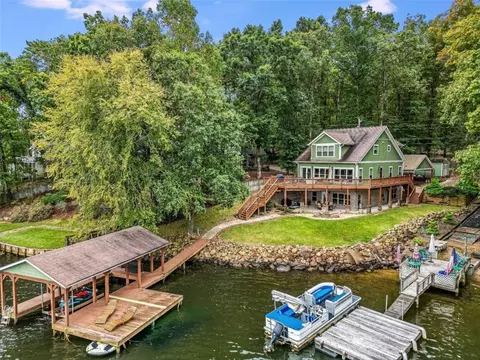 304 Roberts Point Rd, Jackson, GA 30233