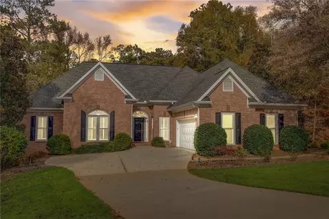 603 Chesterfield Dr, Lawrenceville, GA 30044