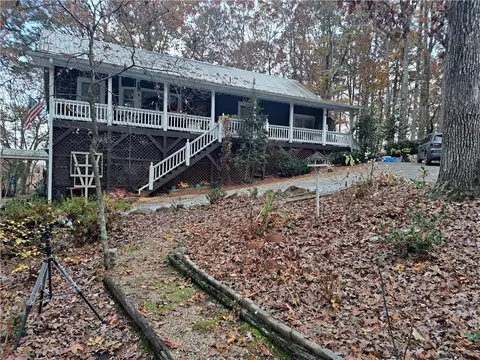 1786 Dean Mountain Rd, Cleveland, GA 30528