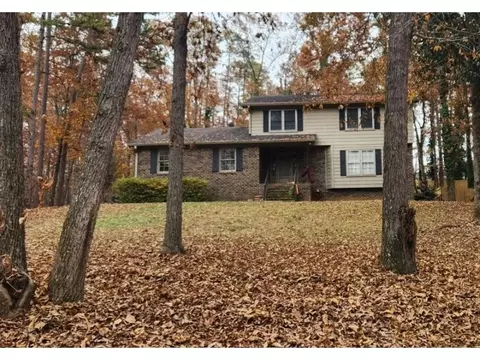 516 Lakeview Dr, Cedartown, GA 30125