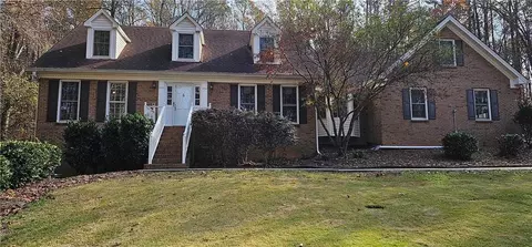 4279 Inns Brook Dr, Snellville, GA 30039