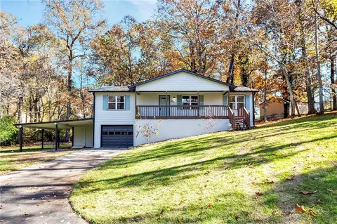 5126 Oakdale Dr, Douglasville, GA 30135