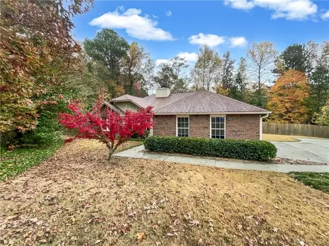 2270 Huntington Dr, Loganville, GA 30052