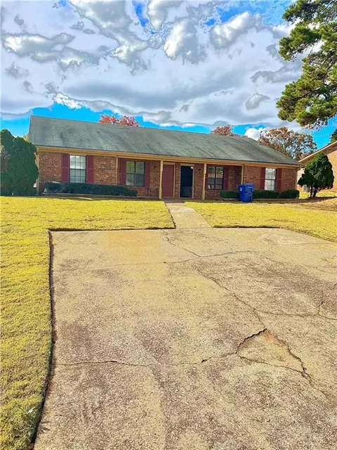 548 Whitehall Ln, Lawrenceville, GA 30046