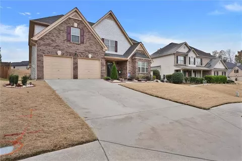 1159 Paris Dr, Hampton, GA 30228