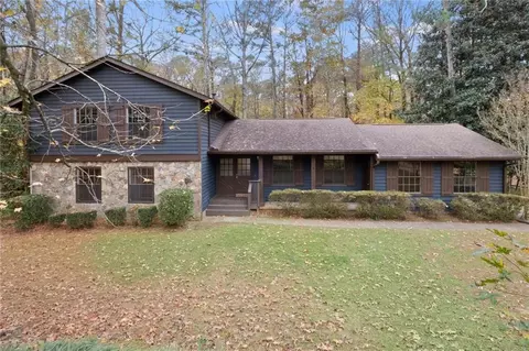 9650 Pine Thicket Way, Roswell, GA 30075