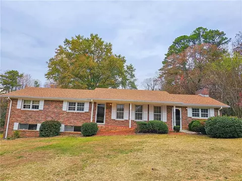 1221 Windburn Dr, Marietta, GA 30066