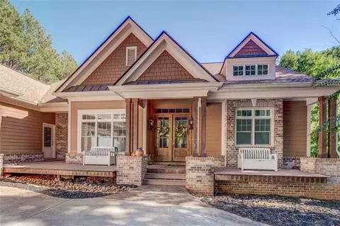 1051 Riverwalk Pt, Bishop, GA 30621