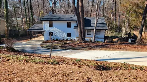 1739 Woodhaven Dr, Lawrenceville, GA 30044