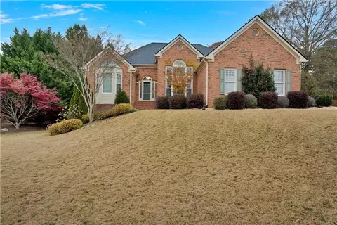 1213 Maple Creek Ln, Loganville, GA 30052