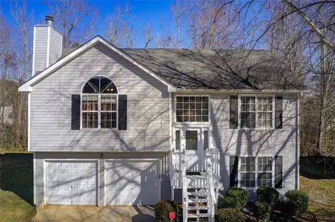 1140 Misty Meadows Ln, Hampton, GA 30228