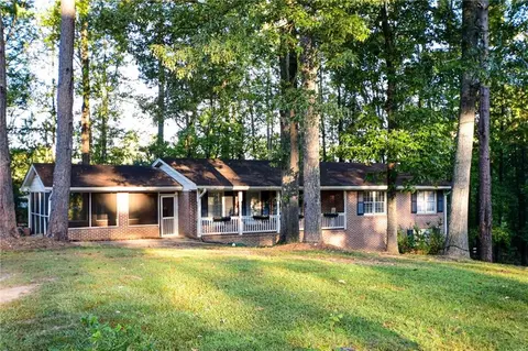 105 Hickory Ave, Fayetteville, GA 30215