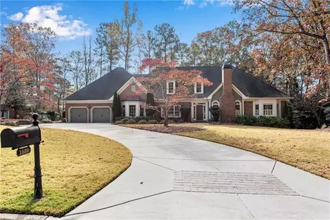 1520 Northcliff Trce, Roswell, GA 30076