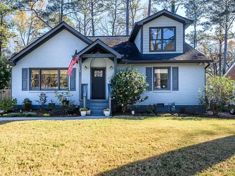 1525 Deerwood Dr, Decatur, GA 30030