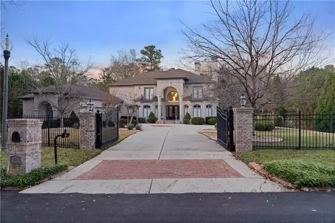 904 Carriage Path SE, Smyrna, GA 30082