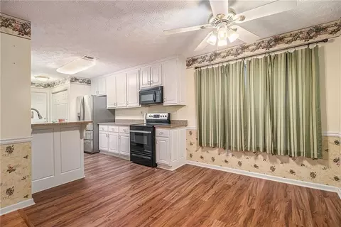 425 Pebble Blvd, Covington, GA 30016 photo 9