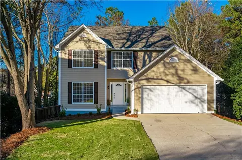 827 Hillary Ct, Lawrenceville, GA 30043