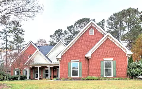 1295 Village Oaks Ln, Lawrenceville, GA 30043