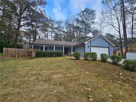 654 Oxford Hall Dr, Lawrenceville, GA 30044