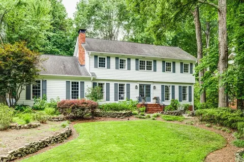 1733 Kellogg Springs Dr, Dunwoody, GA 30338
